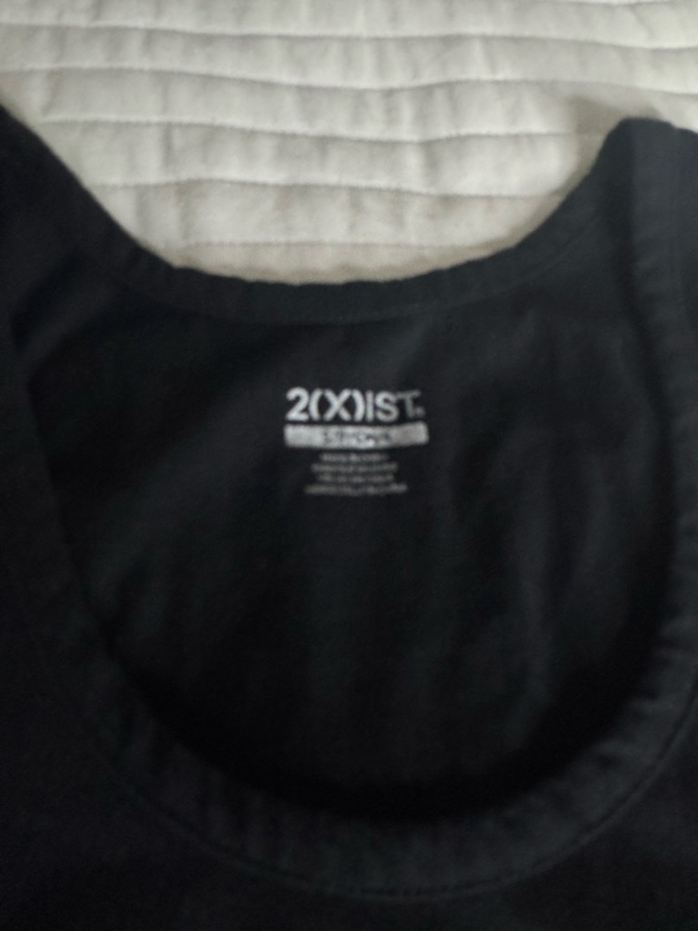 2xist Black Scoop Tank Top - Picture 2 of 4